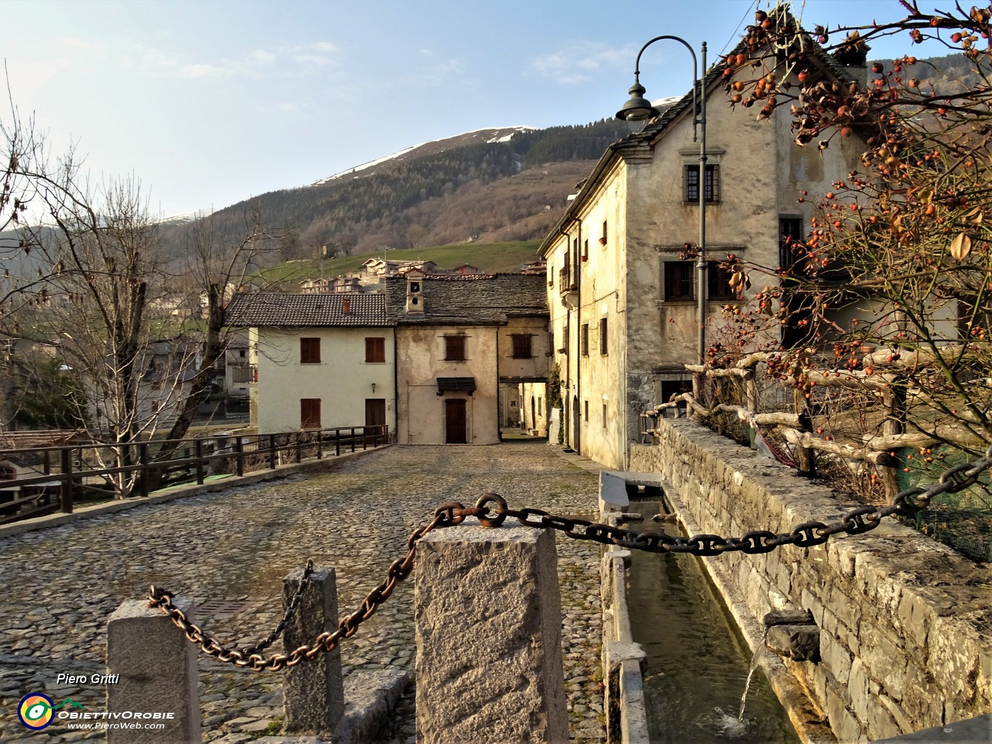 95 Visita a Arnosto, piccolo borgo antico di Fuipiano, ricco di storia, ben restaurato.JPG